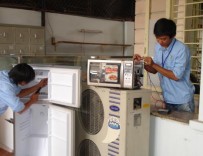 Sửa tủ lạnh Sanyo bị chảy nước, d&ograve; điện tại nh&agrave; đơn giản