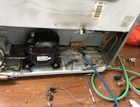 Bật m&iacute; thay lốc tủ lạnh gi&aacute; bao nhi&ecirc;u?